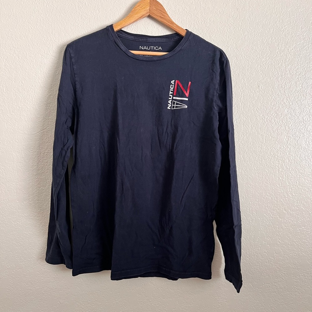 Men’s size large nautica long sleeve t shirt in dark blue